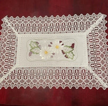 Load image into Gallery viewer, Daisies with Lace Border 12&quot; x 18&quot; Doily/Placemat