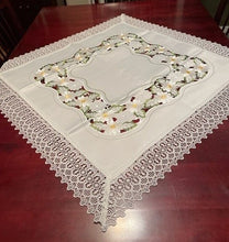 Load image into Gallery viewer, Daisies with Lace Border 33&quot; Square Topper