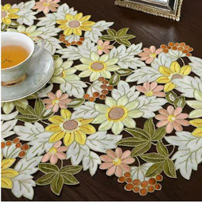 Fancy Sunflower 12" x 18" Doily/Placemat (12" x 18")